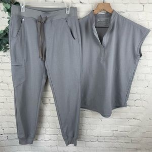 Set FIGS Zamora Joggers Rafaela Oversized Scrub Top Space Grey Size XS/S